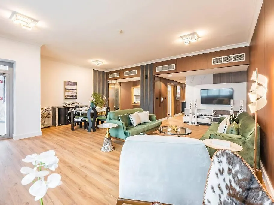 Luxury 2-Bedroom Apartment In Dubai